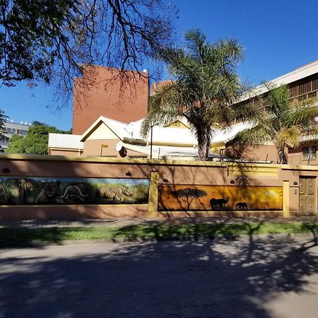 Chisam Guest Lodge Pty Ltd Johannesburg Luaran gambar