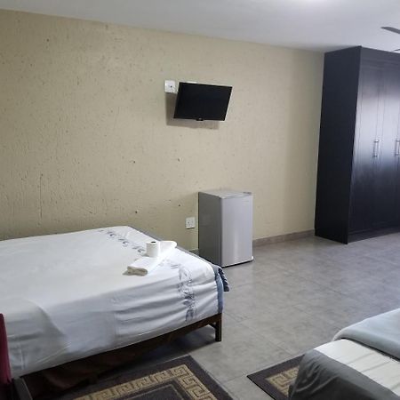 Chisam Guest Lodge Pty Ltd Johannesburg Luaran gambar