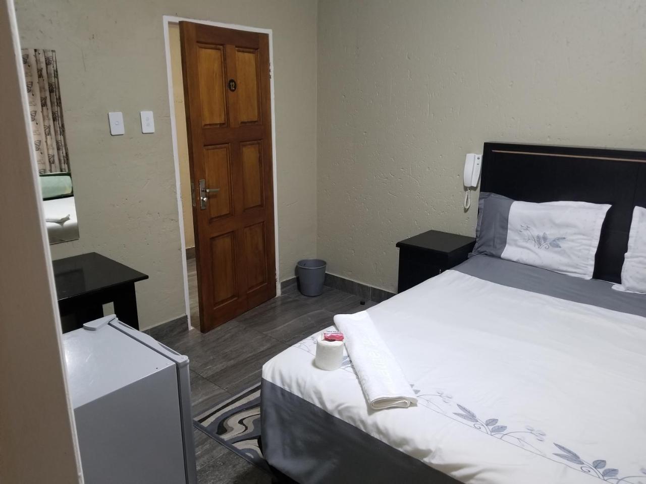 Chisam Guest Lodge Pty Ltd Johannesburg Luaran gambar