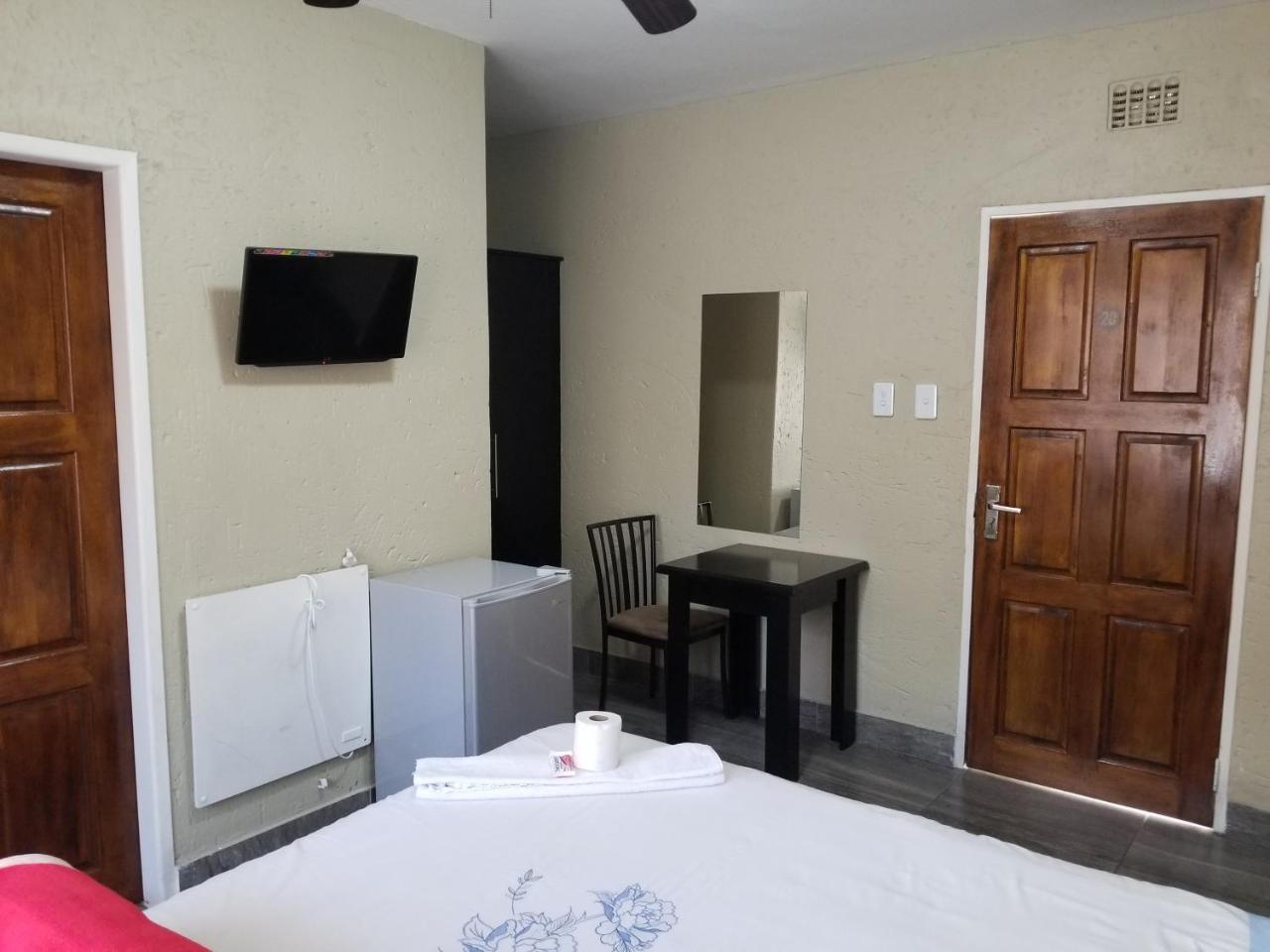 Chisam Guest Lodge Pty Ltd Johannesburg Luaran gambar